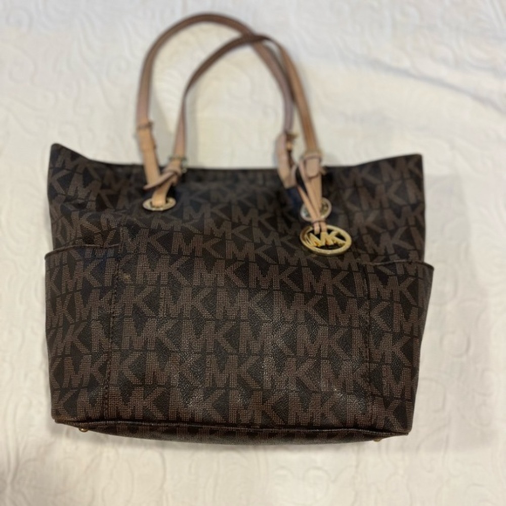 Michal Kors charm tote with pink